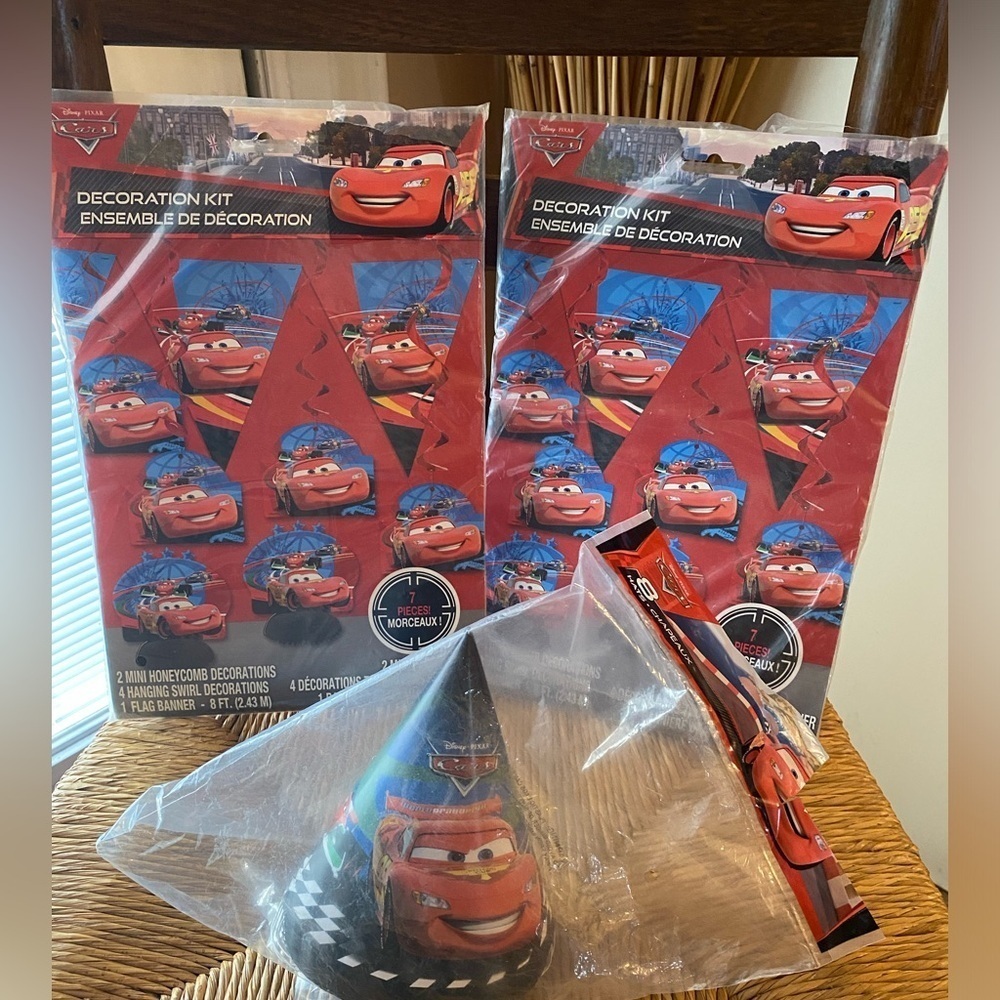 🆕 Vintage Disney Cars Theme Party Kit Banners, Swirls, Hats Decorations 22 piece